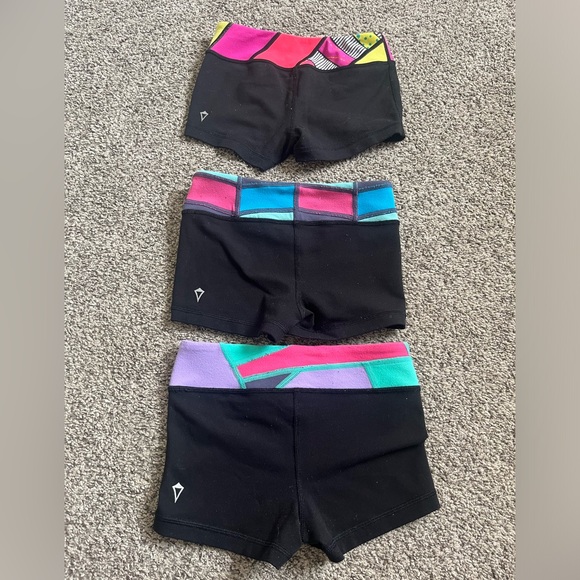 Ivivva shorts size 6 (and one size 8) - Picture 2 of 4